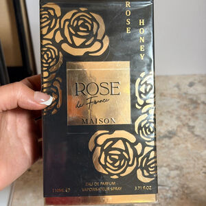 maison asrar perfume rose de France